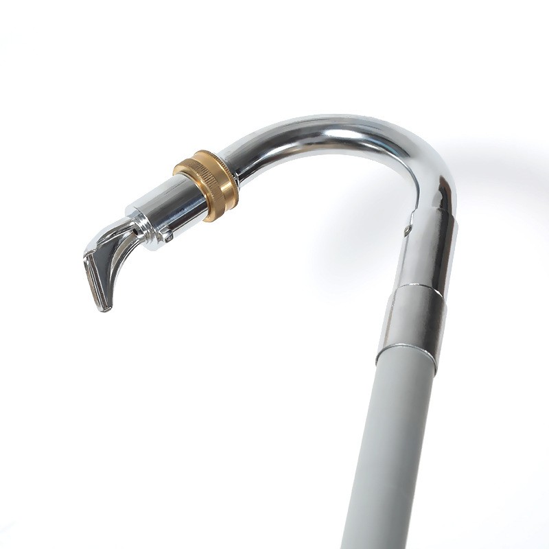 Cleaner della grondaia con polo telescopico